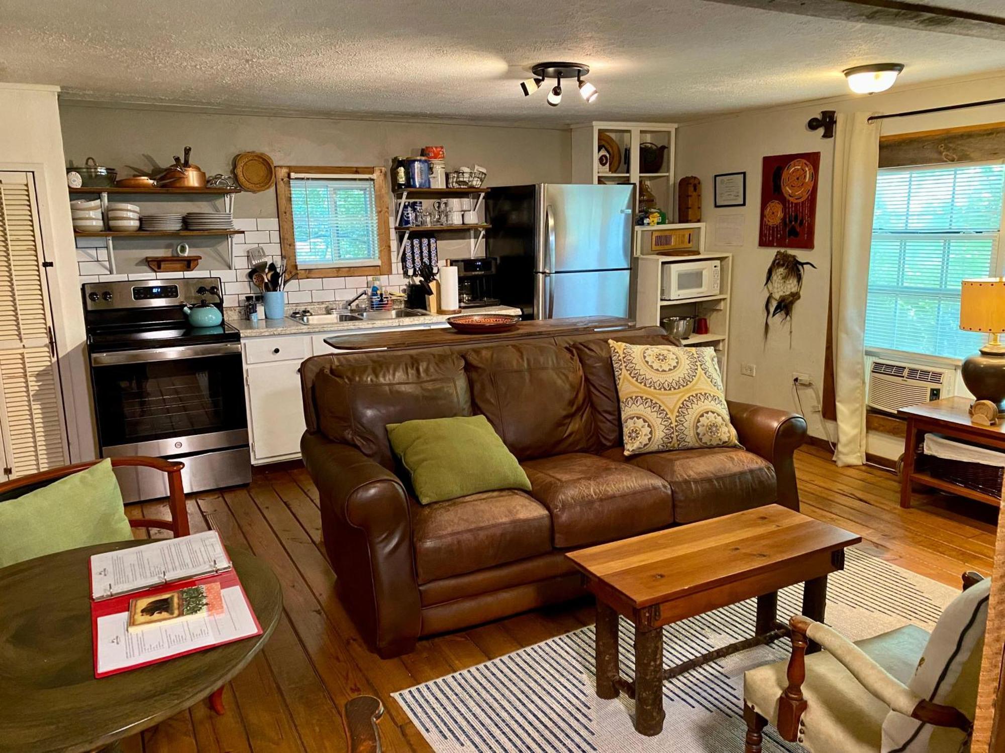 Convenient Cottage-Hot Tub, 4 Minutes To Dahlonega Bagian luar foto