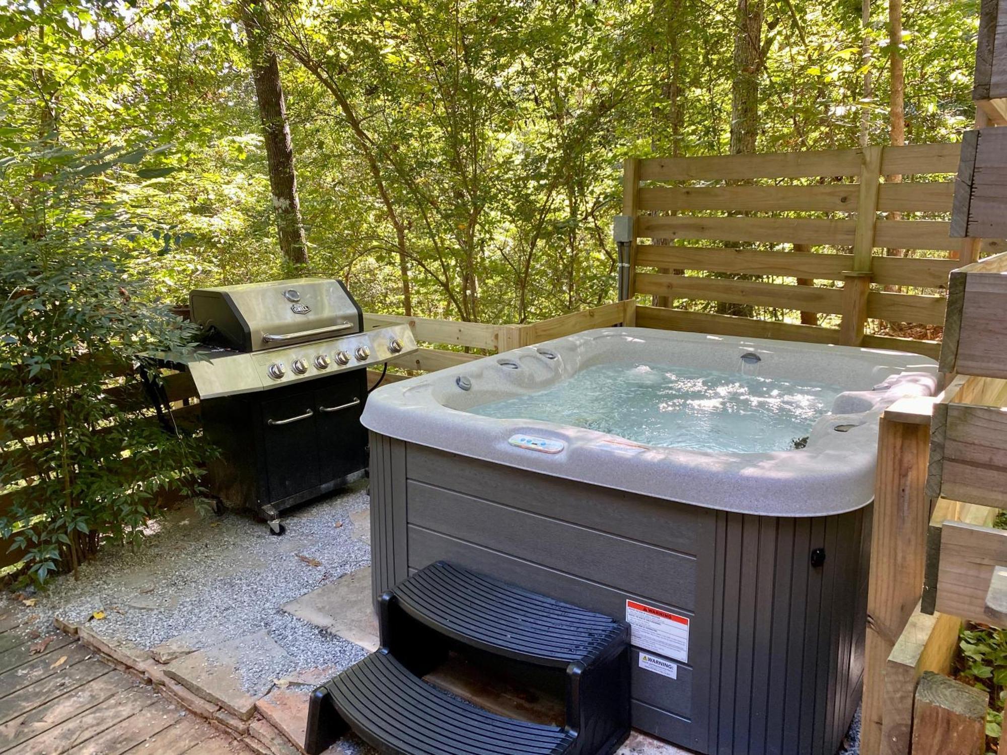 Convenient Cottage-Hot Tub, 4 Minutes To Dahlonega Bagian luar foto