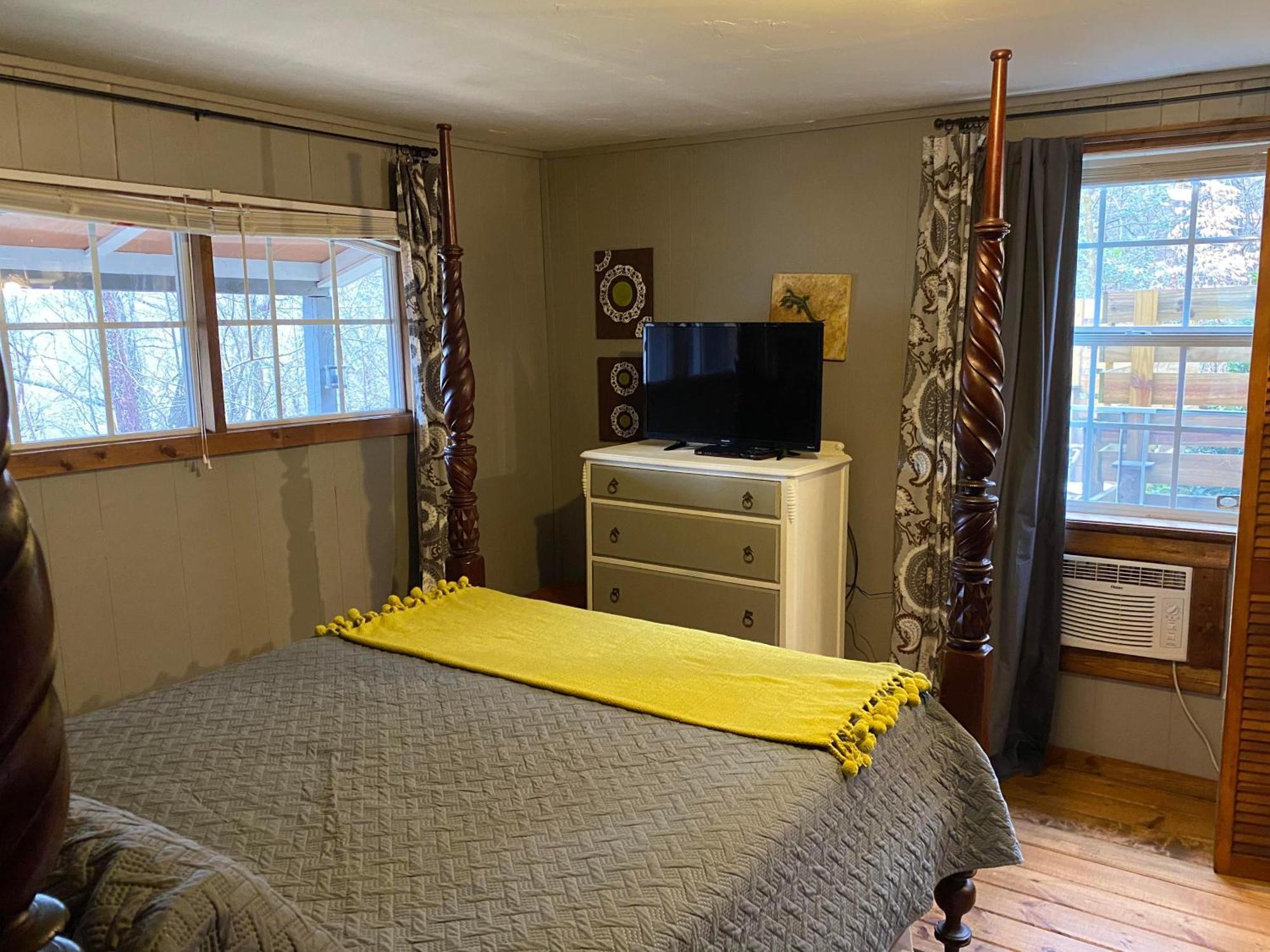 Convenient Cottage-Hot Tub, 4 Minutes To Dahlonega Bagian luar foto